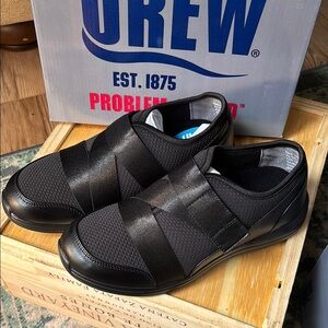 Aster by DREW Black with Elastic Straps and Mesh Upper double wide width. New